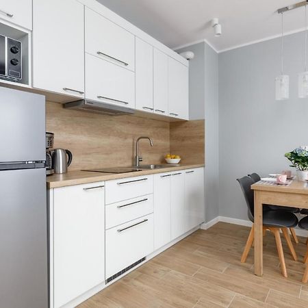 Apartment Rybacka With Parking&Balcony By Noclegi Renters Miedzywodzie Bagian luar foto