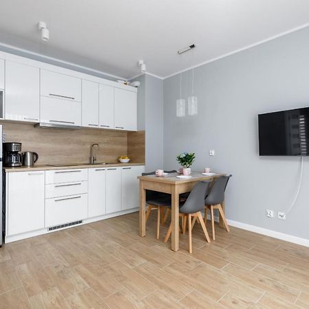 Apartment Rybacka With Parking&Balcony By Noclegi Renters Miedzywodzie Bagian luar foto