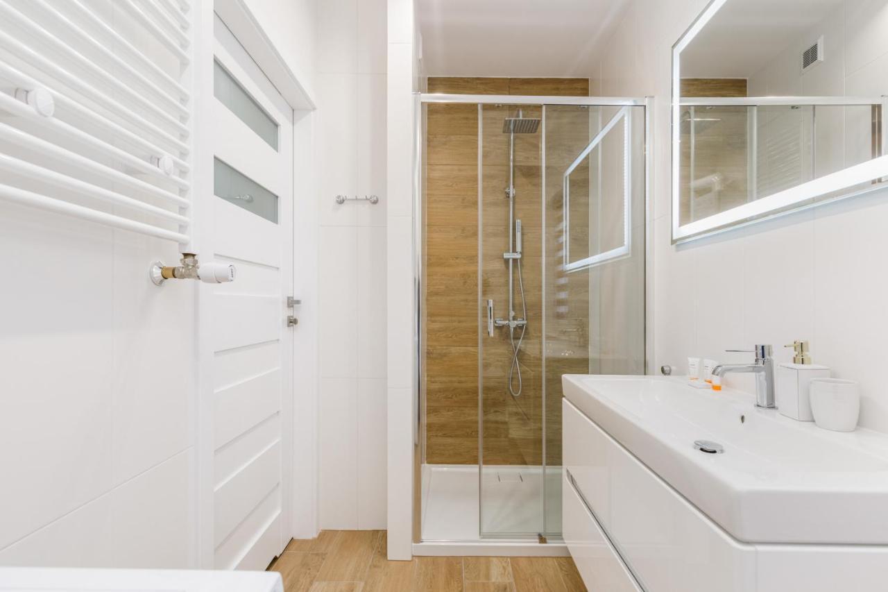 Apartment Rybacka With Parking&Balcony By Noclegi Renters Miedzywodzie Bagian luar foto