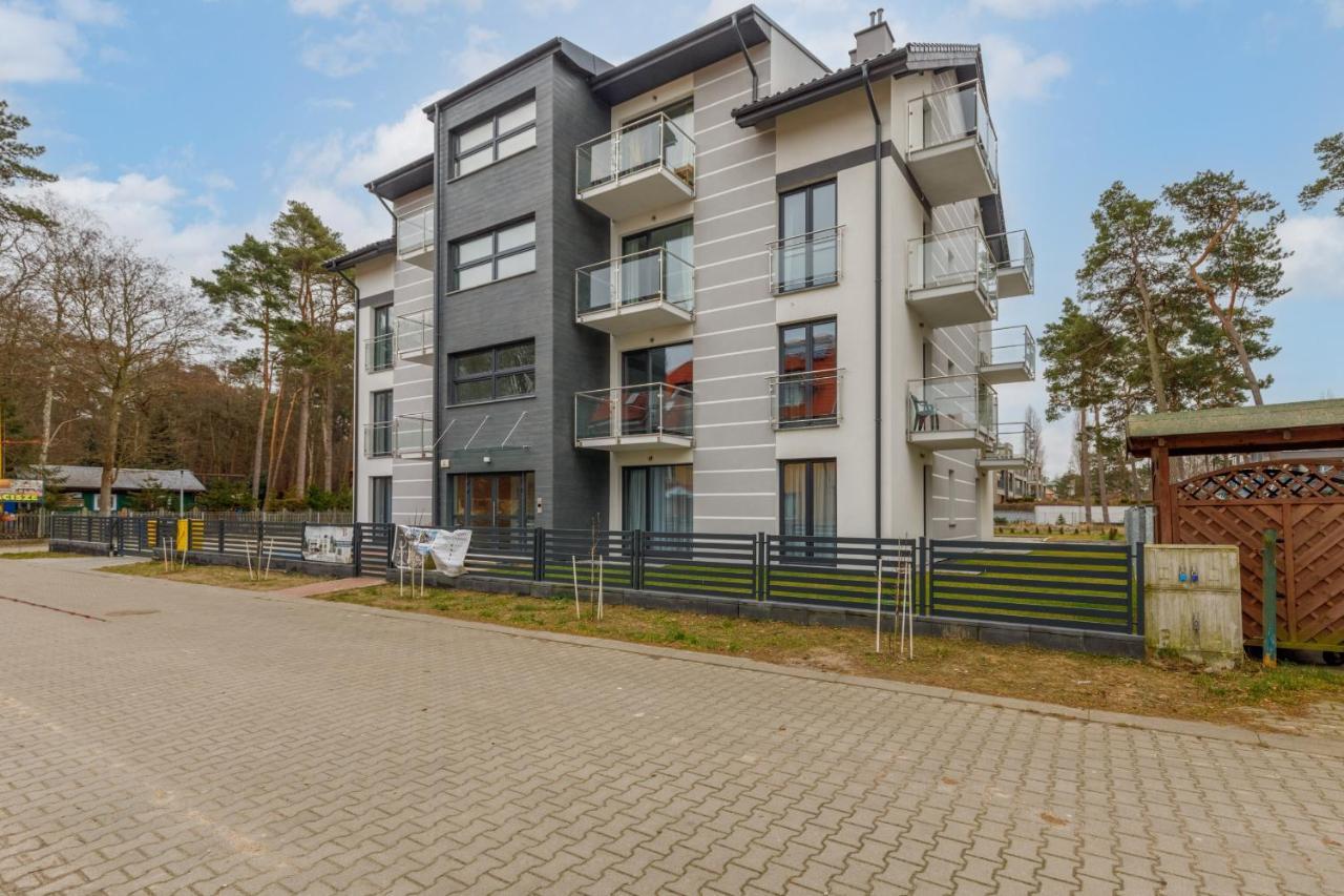 Apartment Rybacka With Parking&Balcony By Noclegi Renters Miedzywodzie Bagian luar foto