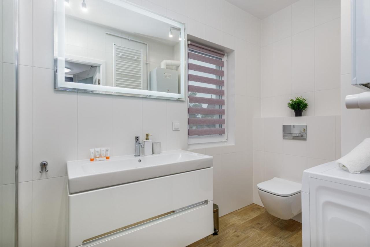 Apartment Rybacka With Parking&Balcony By Noclegi Renters Miedzywodzie Bagian luar foto